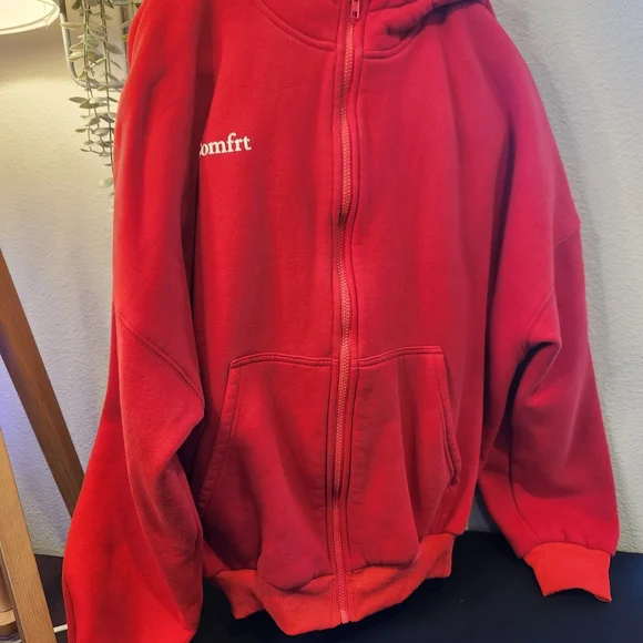 Comfrt Women's Red Track Pants & Joggers - Picture 2 of 5